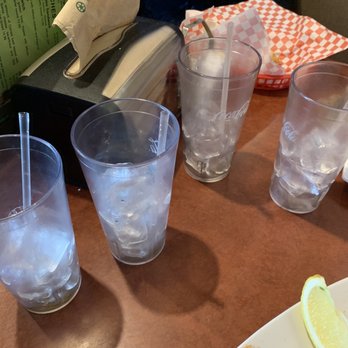 Green Lantern Tavern - Didn't even refill the drinks once. - American Near Me - Copalis Beach, Washington
