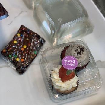 Oliver’s Desserts - Red Velvet, Pink Champagne and Cosmic Brownie - Bakeries Near Me - Cincinnati, Ohio Oliver’s Desserts - Red Velvet, Pink Champagne and Cosmic Brownie - Bakeries Near Me - Cincinnati, Ohio