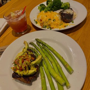 Chili's - Classic Sirloin* - 6oz, 6 oz. Classic Sirloin* with Avocado - American Near Me - Lowell, Massachusetts Chili's - Classic Sirloin* - 6oz, 6 oz. Classic Sirloin* with Avocado - American Near Me - Lowell, Massachusetts