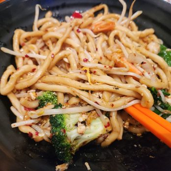 Toss Noodle Bar - Thai shrimp hokkein - Asian Fusion Near Me - Berkeley, California