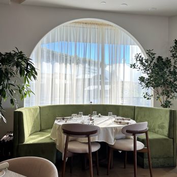 Perse Restaurant - Nice interior - Persian/Iranian Near Me - Los Angeles, California
