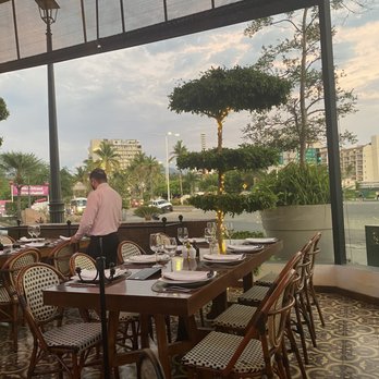La Vaca Argentina - Outdoor seating - Steakhouses Near Me - Puerto Vallarta, JAL