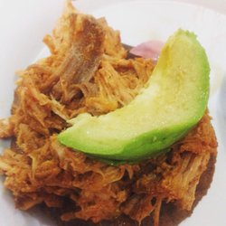 La Antojería - Panucho de cochinita pibil