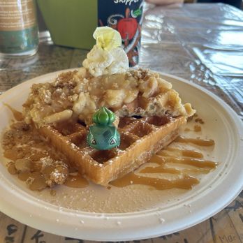 Verger Api-Pomme - Bulbasaur and the salted caramel waffle - Farmers Market Near Me - Métabetchouan-Lac-à-la-Croix, Quebec