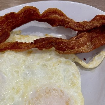 The Cracked Egg - Egg and bacon plate. - Breakfast & Brunch Near Me - Phoenix, Arizona