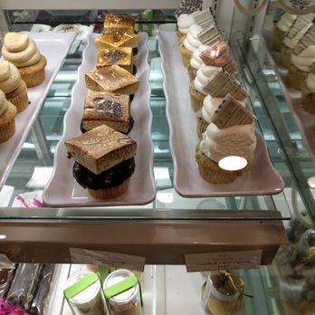 Cocoa Beanery - Smores cupcake! - Desserts Near Me - Hershey, Pennsylvania