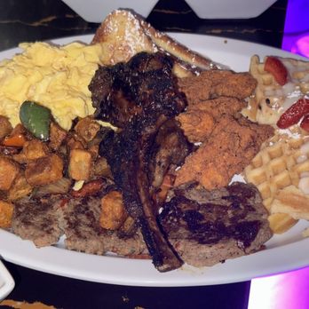 Unforgettable Kitchen and Cocktails - Big Back Breakfast - Lounges Near Me - Houston, Texas