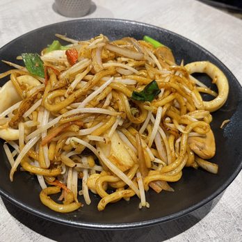 The Point Eatery - Stir-fried Seafood Udon - Asian Fusion Near Me - Richmond Hill, Ontario