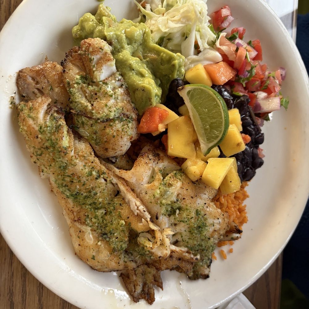Café Capistrano - American Near Me - Half Moon Bay, California