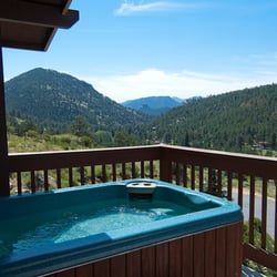 Wildwood Inn - Imagine yourself in your private hot tub with these views!