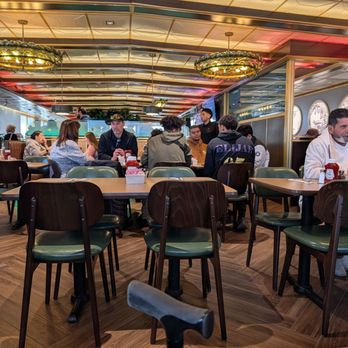 Peter Pan Diner - Simple and nice decor. - American Near Me - Bay Shore, New York