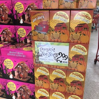 Trader Joe's - Grocery Near Me - La Canada, California