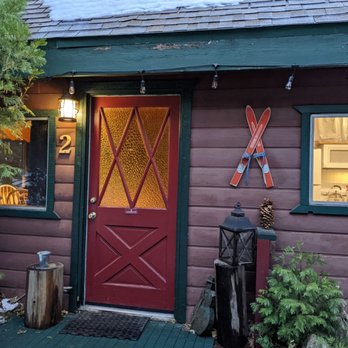 Arrowhead Pine Rose Cabins - Winter Ski Chalet #2 - Venues & Event Spaces Near Me - Twin Peaks, California