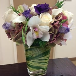 Flowers from the boyfriend - so pretty! Thanks Angira! =) Flowers from the boyfriend - so pretty! Thanks Angira! =)