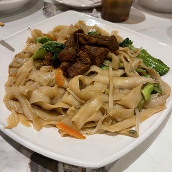 Authentic Hand Pulled Noodle House - Dry fry noodles with stewed beef - Noodles Near Me - Decatur, Georgia