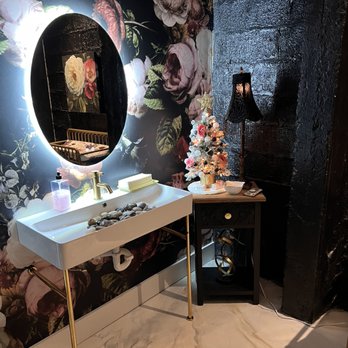 Vintage Steakhouse - Ladies' room - Steakhouses Near Me - Morrison, Oklahoma