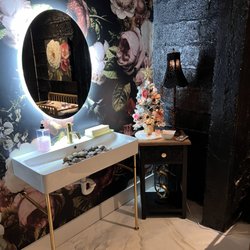 Vintage Steakhouse - Ladies' room