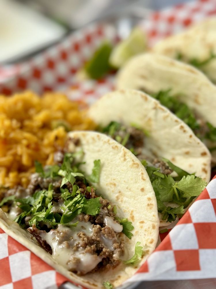 Bigotes Street Tacos