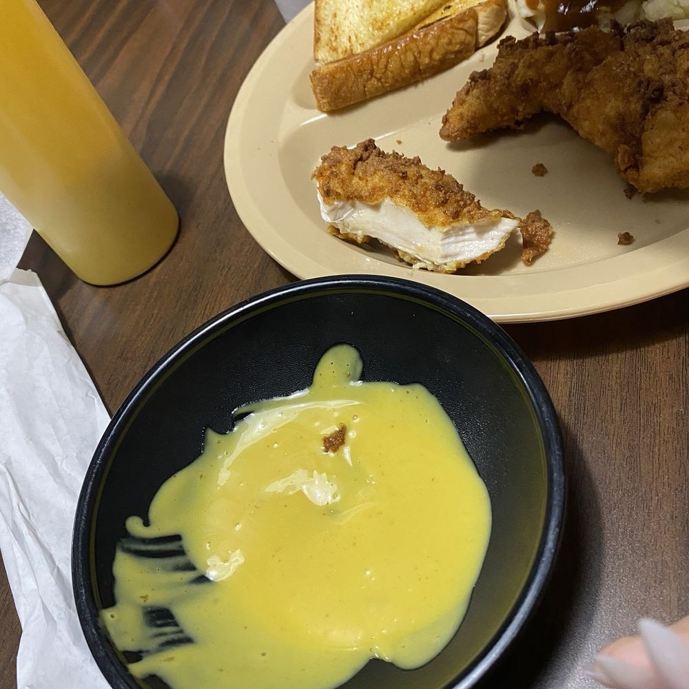 Jomax BBQ - My daughter got the chicken fingers and mash she said the mash was so good and definitely homemade - Barbeque Near Me - Metter, Georgia