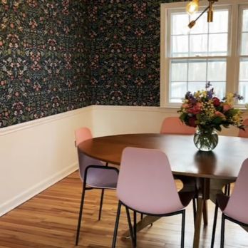 Greenhaus Painting - Combination room: interior painting with wallpaper installation - Painters Near Me - Norwalk, Connecticut Greenhaus Painting - Combination room: interior painting with wallpaper installation - Painters Near Me - Norwalk, Connecticut