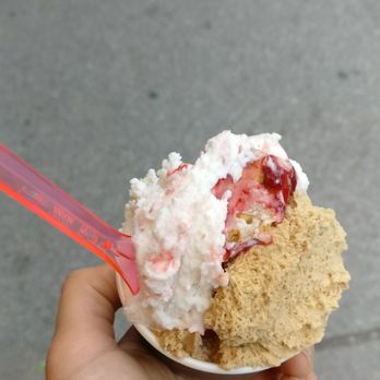 Dolce Gelato - Small with strawberry shortcake and mocha - Ice Cream & Frozen Yogurt Near Me - Toronto, Ontario Dolce Gelato - Small with strawberry shortcake and mocha - Ice Cream & Frozen Yogurt Near Me - Toronto, Ontario