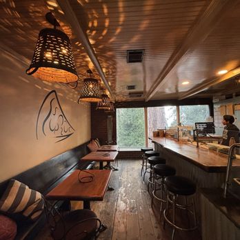 LouEddie's Pizza - inside order area - Pizza Near Me - Skyforest, California