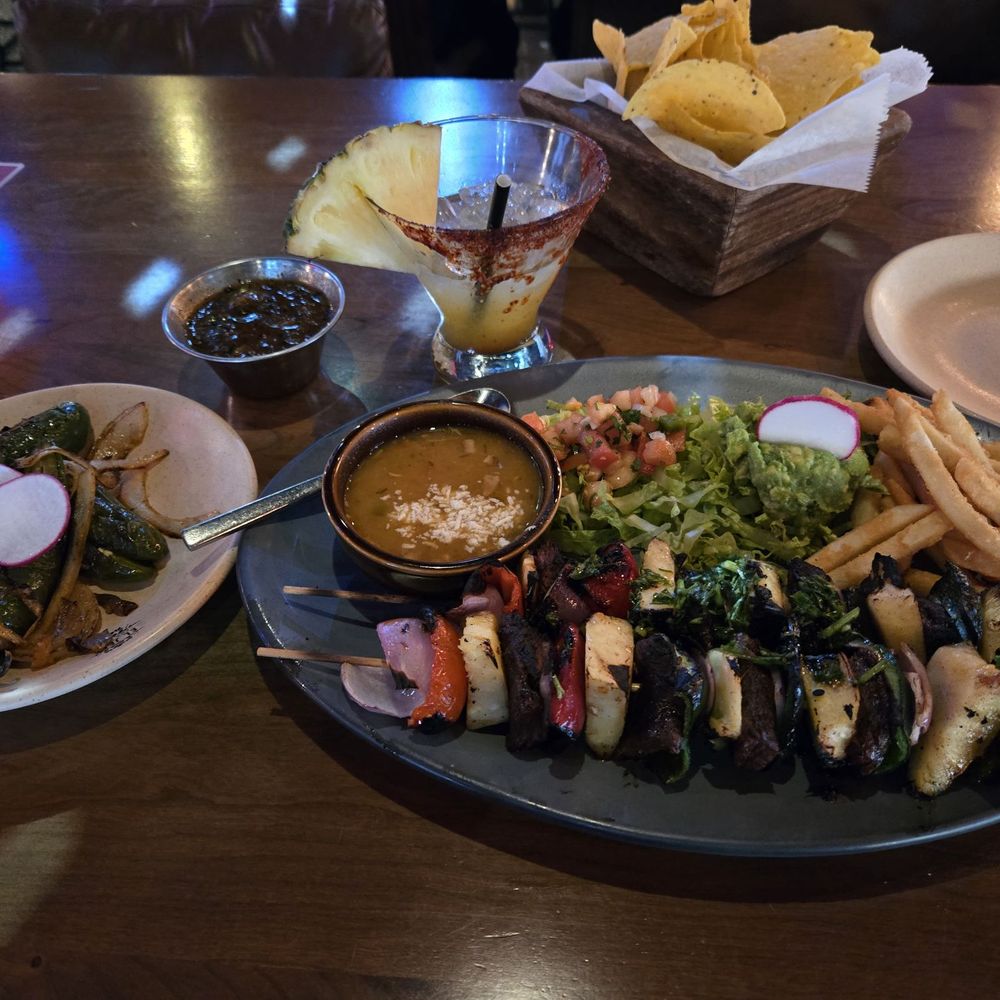 El Jefe Lena Y Mar - Grilled steak skewers with Jalapeño - Seafood Near Me - Aurora, Illinois
