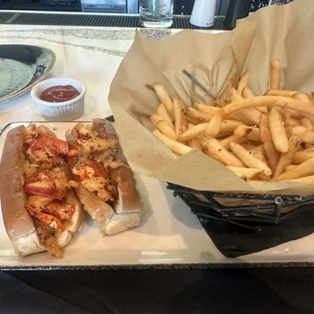 Eddie Merlot's - Lobster rolls - Seafood Near Me - Boston, Massachusetts Eddie Merlot's - Lobster rolls - Seafood Near Me - Boston, Massachusetts