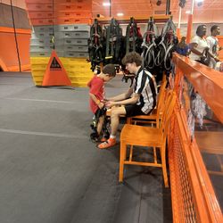 Big Air Lexington - Wall climbing area
