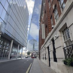 London Bridge Hotel - Outside