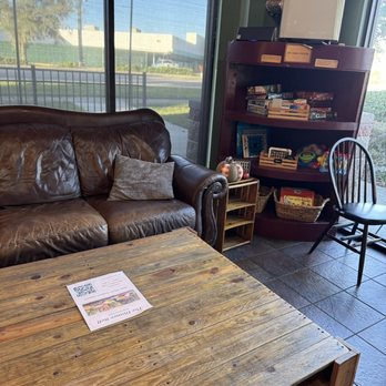 House Blend Cafe - Small corner with games and kids toys - Cafes Near Me - Ocoee, Florida