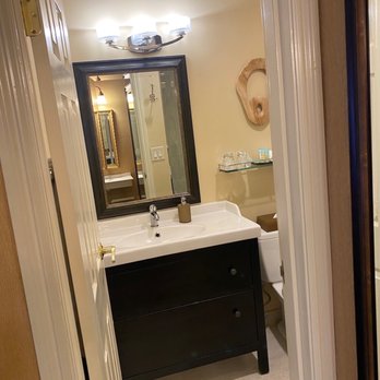 The Dylan At SFO - Tight, but upgraded bathrooms. Elegant. - Hotels Near Me - Millbrae, California The Dylan At SFO - Tight, but upgraded bathrooms. Elegant. - Hotels Near Me - Millbrae, California