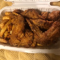 Lucky Express - Four wings, French fries, Feb 2023