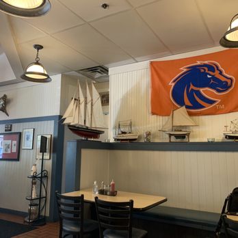 Fresh Off The Hook - Nice decorations inside - Seafood Near Me - Boise, Idaho