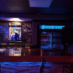 La La's Oasis Lounge - This place had awesome prices!!