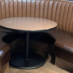Zaxbys - Dirty floor and table.