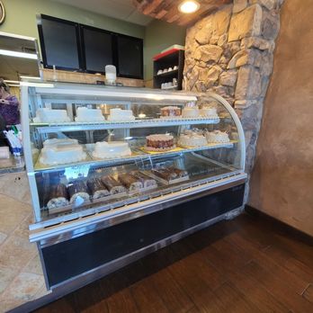 L'epid'or Bakery - Dessert case - Bakeries Near Me - Las Vegas, Nevada L'epid'or Bakery - Dessert case - Bakeries Near Me - Las Vegas, Nevada