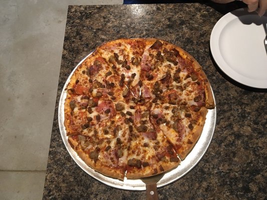 Reggie's Pizza by null