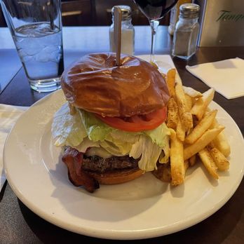 Mizpah Hotel - A mean burger - Hotels Near Me - Tonopah, Nevada Mizpah Hotel - A mean burger - Hotels Near Me - Tonopah, Nevada