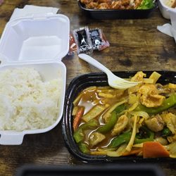 Asian Bowl Express - Yellow Curry Chicken.