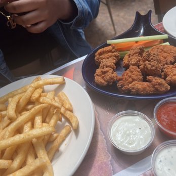 Saddle Brook Diner - Boneless wings and fries - Diners Near Me - Saddle Brook, New Jersey Saddle Brook Diner - Boneless wings and fries - Diners Near Me - Saddle Brook, New Jersey