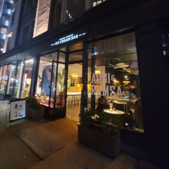 Aubi & Ramsa - outside - Ice Cream & Frozen Yogurt Near Me - New York, New York