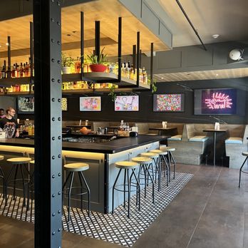 SPARROW PIZZA BAR - Updated April 2024 - 446 Photos & 128 Reviews - 977