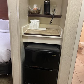 Comfort Suites Airport - Hotels Near Me - Jacksonville, Florida