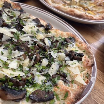 OSTE - Funghi Pinsa - Italian Near Me - Los Angeles, California