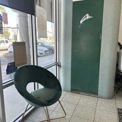 Evergreen Cleaners - Dressing area