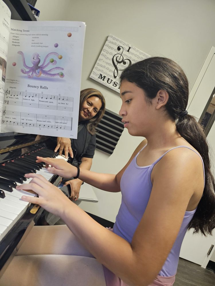 River Robin Music Studio Jersey - O 