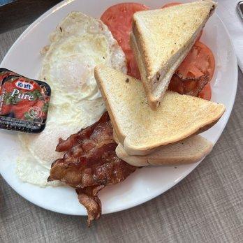 Falls Deli - Traditional Breakfast - Delis Near Me - Niagara Falls, Ontario