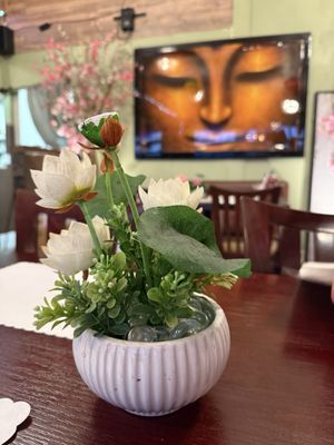 LOTUS BISTRO by null
