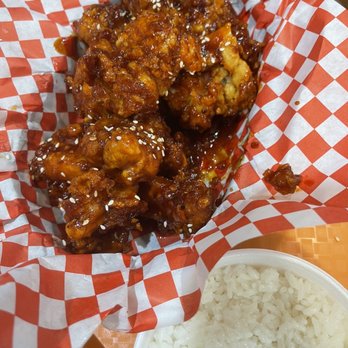 Left Wing - Medium Fried Chicken - Chicken Wings Near Me - Mesa, Arizona